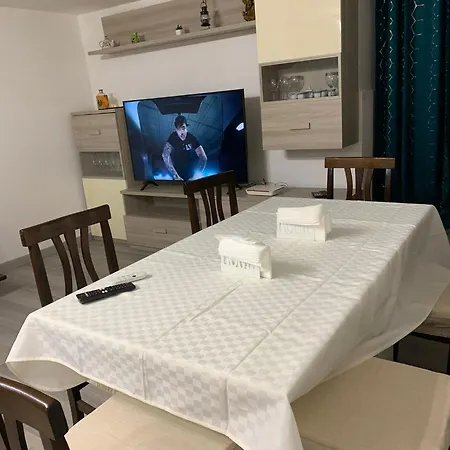 Donnaregina5 Apartmán *