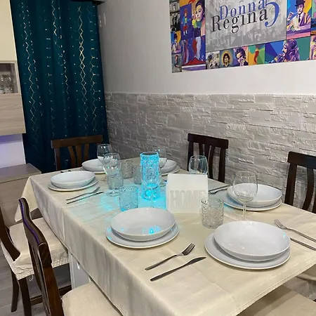 Donnaregina5 * Nápoly